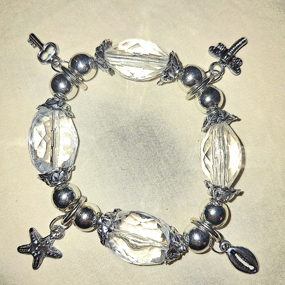 Chunky Asymmetrical clear emerald cut acrylic beads bracelet